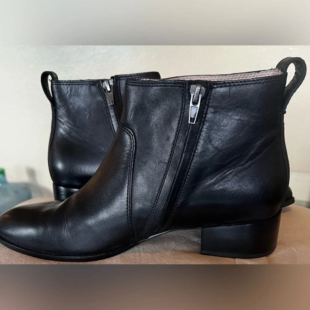 Madewell Black Leather Ankle Boots Womens Size 9.5 Side Zip Low Heel Booties